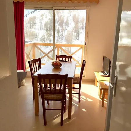 Apartment Charmant A Vue Montagne 285 M² Piscine Partagee Allos