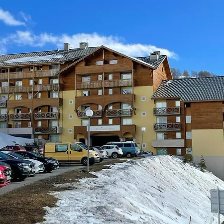 Charmant A Vue Montagne 285 M² Piscine Partagee Apartment